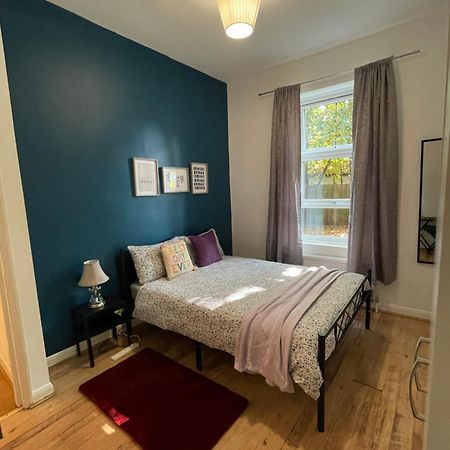 Contemporary Private Rooms Near Central 런던 외부 사진
