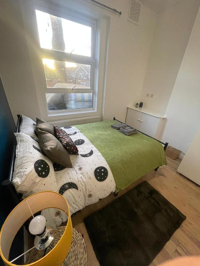 Contemporary Private Rooms Near Central 런던 외부 사진