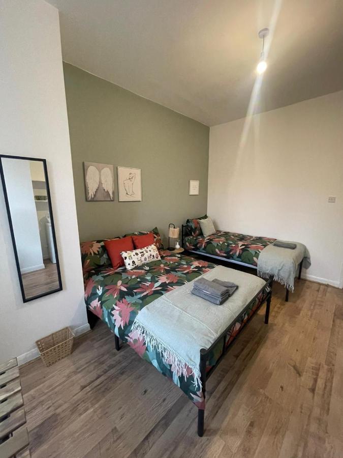 Contemporary Private Rooms Near Central 런던 외부 사진