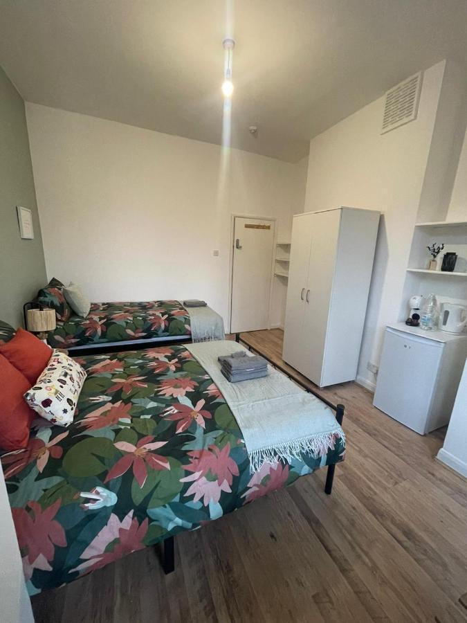 Contemporary Private Rooms Near Central 런던 외부 사진