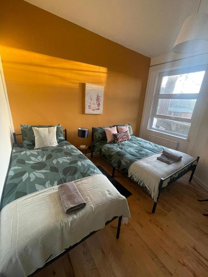 Contemporary Private Rooms Near Central 런던 외부 사진