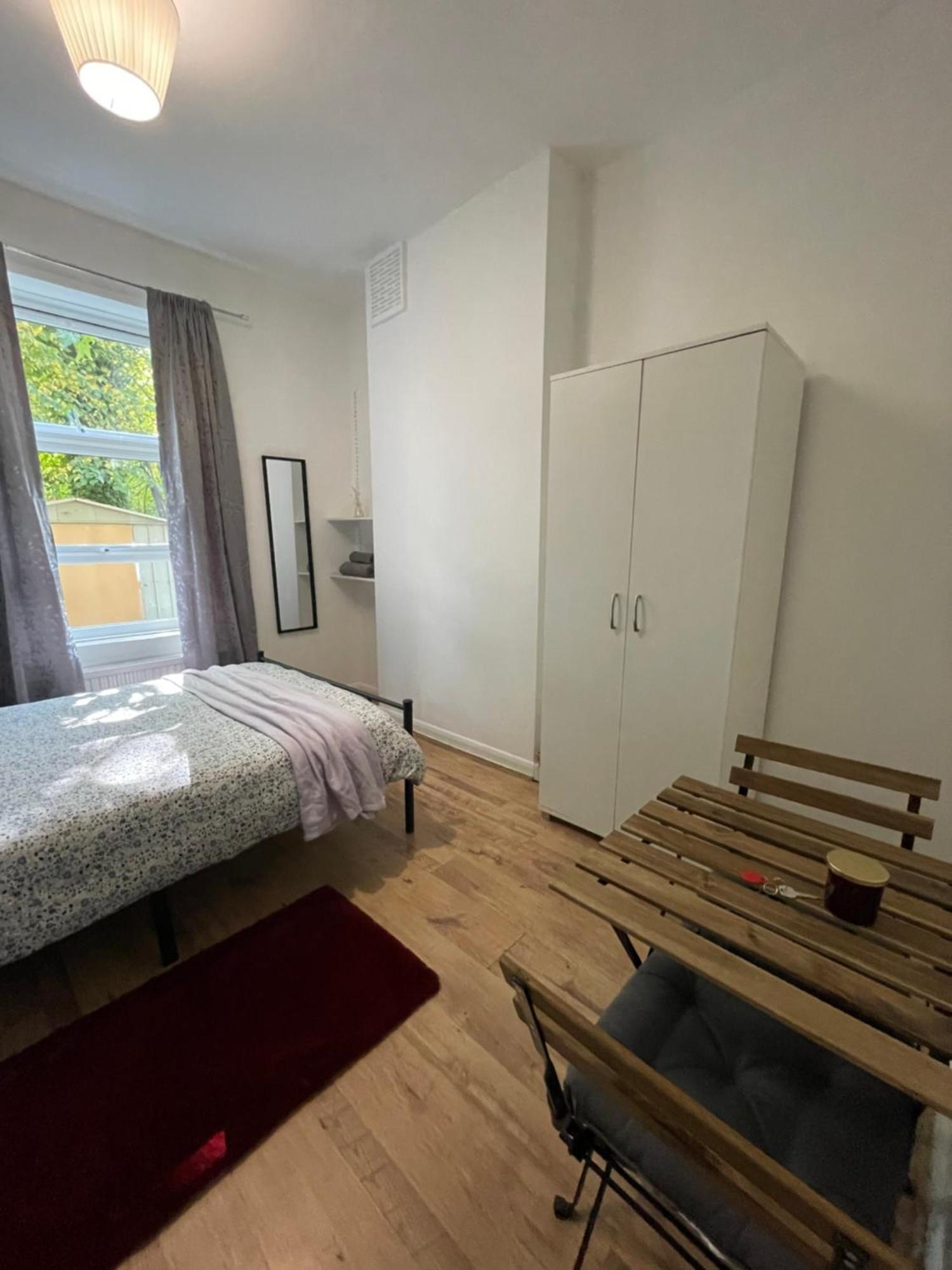 Contemporary Private Rooms Near Central 런던 외부 사진