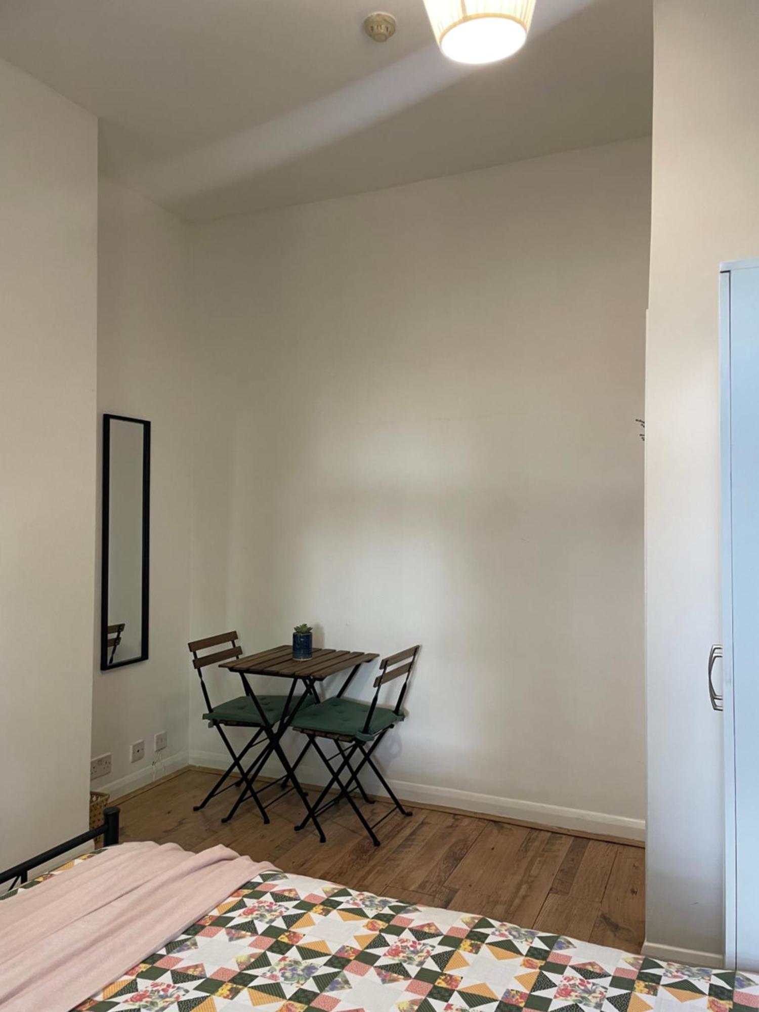 Contemporary Private Rooms Near Central 런던 외부 사진