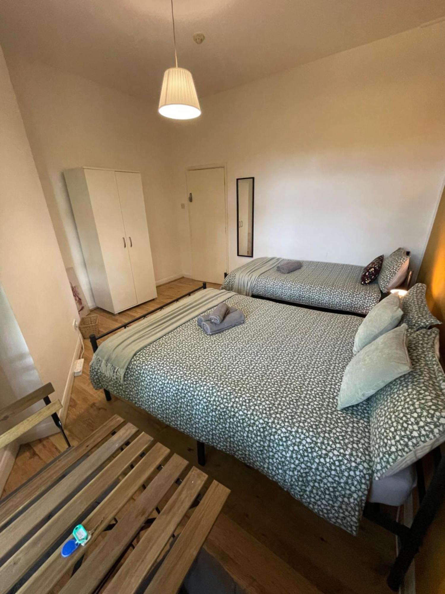 Contemporary Private Rooms Near Central 런던 외부 사진