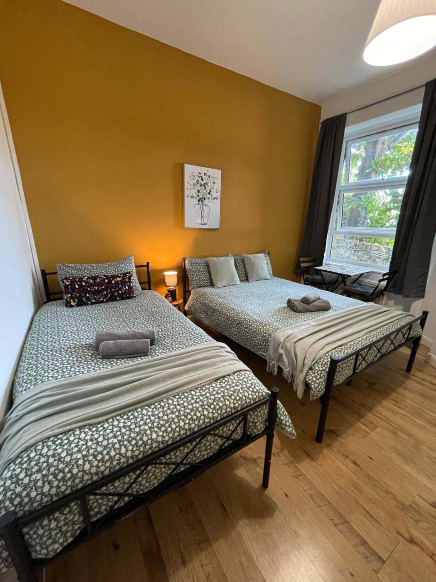 Contemporary Private Rooms Near Central 런던 외부 사진