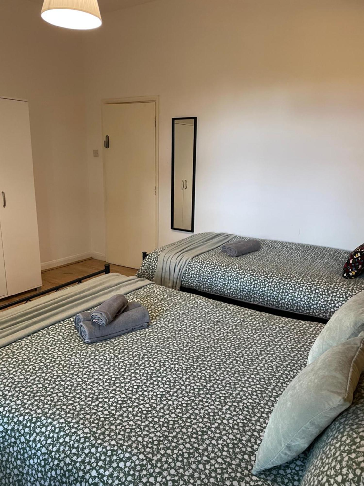 Contemporary Private Rooms Near Central 런던 외부 사진