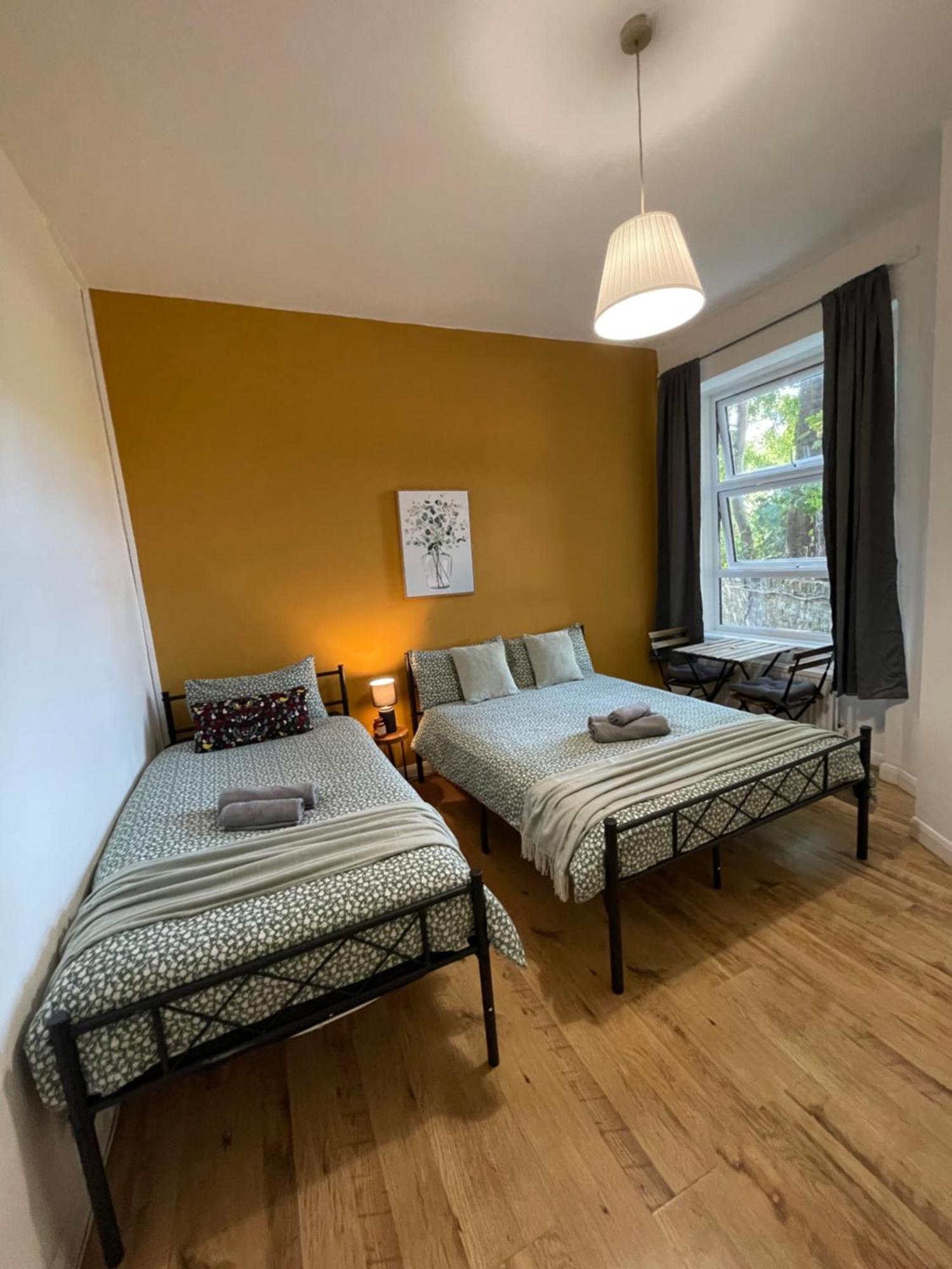 Contemporary Private Rooms Near Central 런던 외부 사진